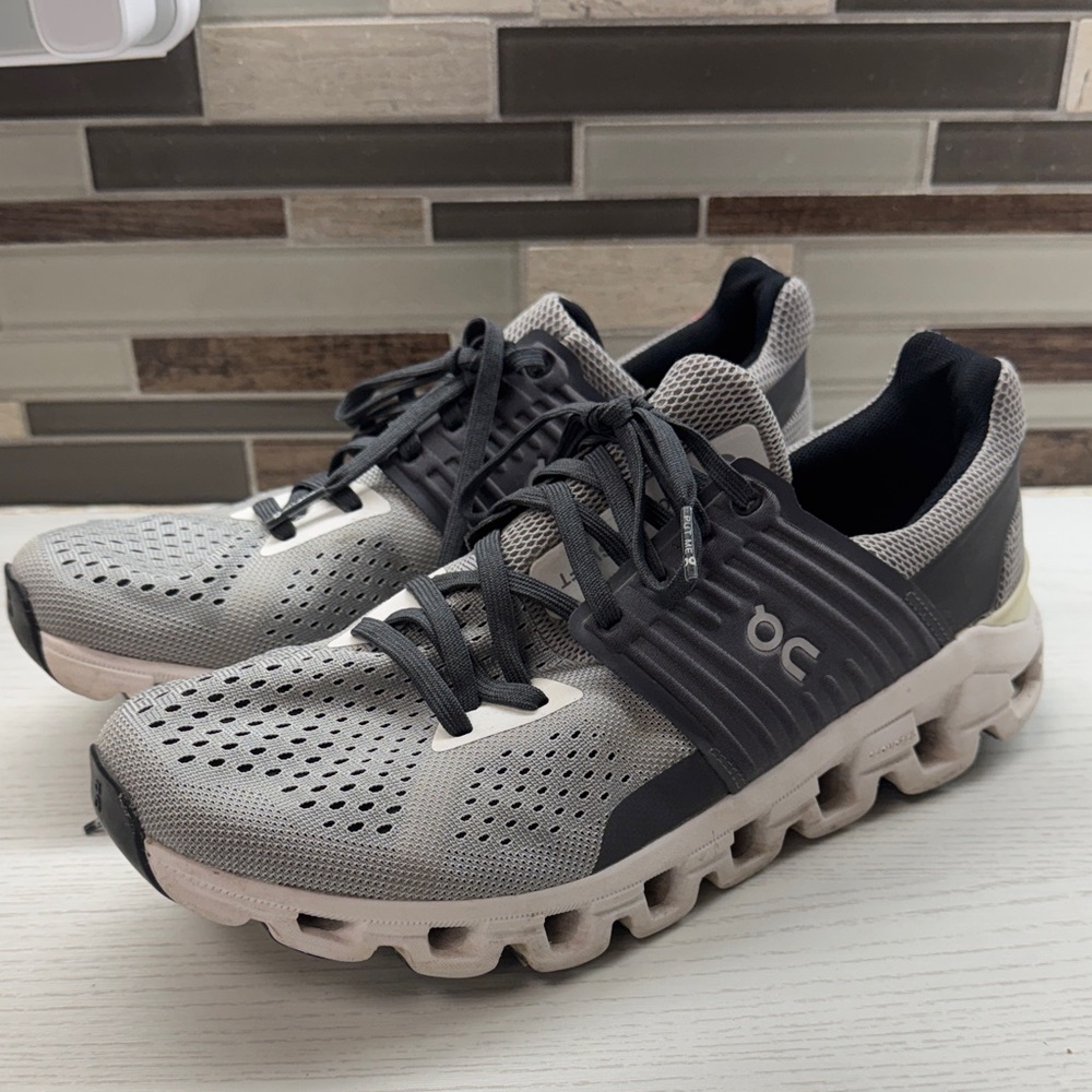 On Running Cloud Swift in Alloy/Eclipse Athletic Shoes
